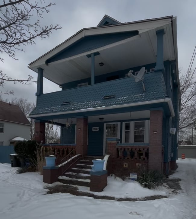 Building Photo - 11907 Continental Ave