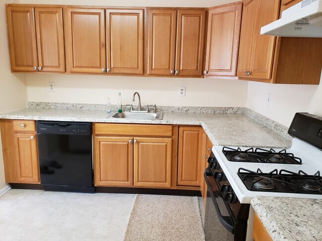 Foto del edificio - 8 Holly Ct