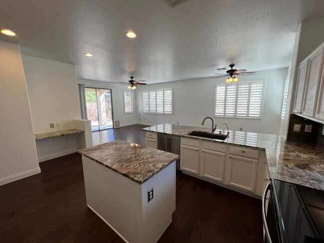 Foto del edificio - AVAILABLE NOW IN SEVILLE, GILBERT!!!