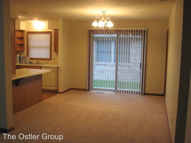 Building Photo - 5272-5347 Villa Ct