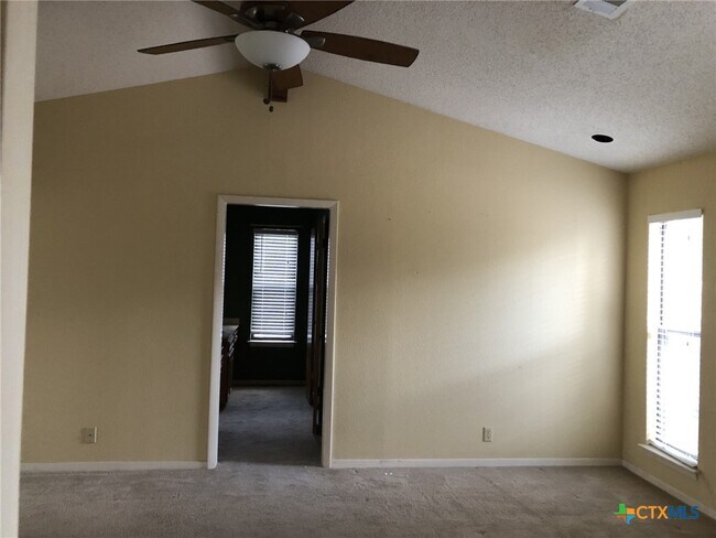Foto del edificio - 6514 Wolfcreek Pass