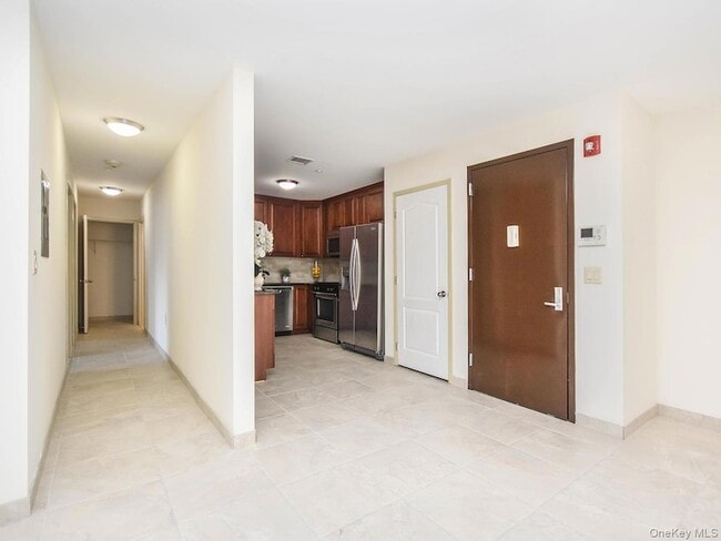 Building Photo - 400 Carney St