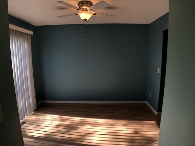 Foto del edificio - Available June 1st - 2 Bed/1.5 Bath Townhome in Saint Louis Park
