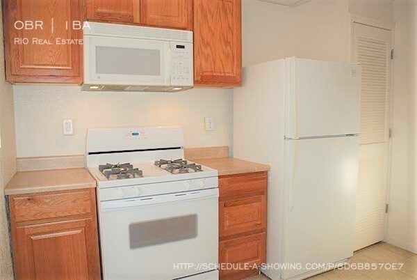Foto principal - 827 Santa Fe Dr