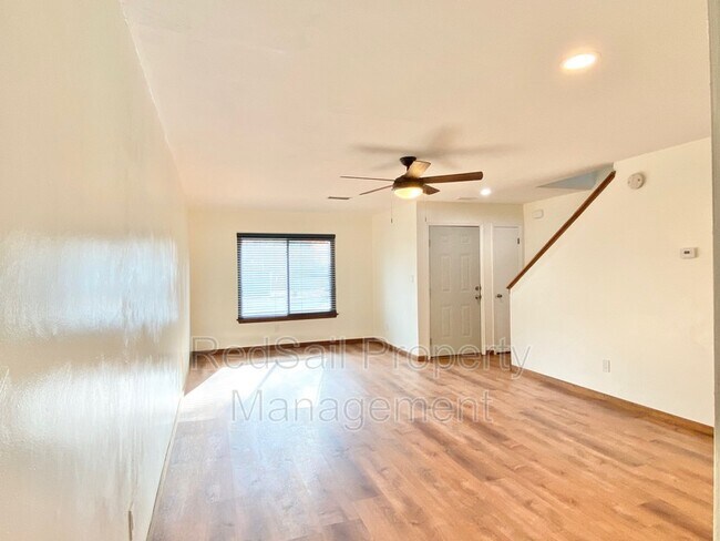 Building Photo - 311 Pear Ridge Cir