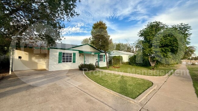 Photo - 208 W Glenrosa Ave House