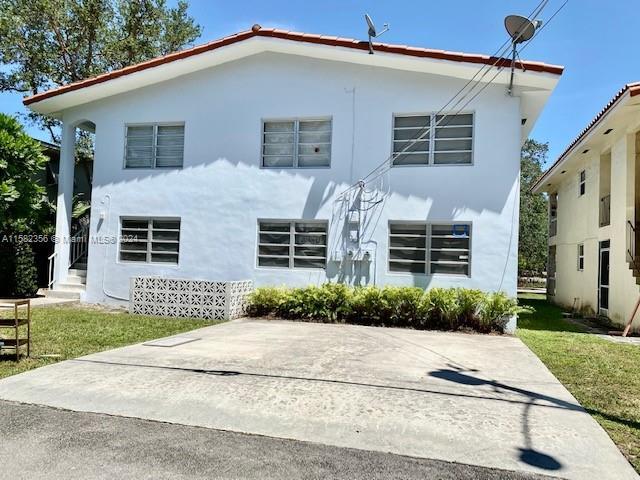 Foto del edificio - 517 Menendez Ave
