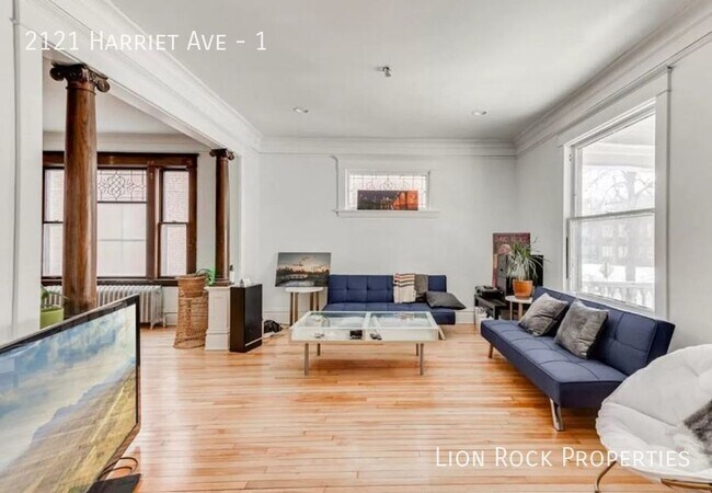 Building Photo - 2121 Harriet Ave
