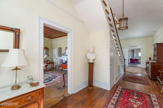 Building Photo - 5 br, 2 bath House - 308 W. Main St