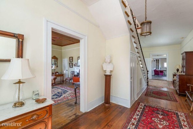 Foto del edificio - 5 br, 2 bath House - 308 W. Main St