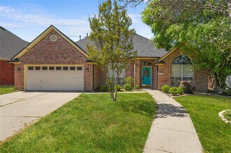 Building Photo - 1115 Brook Arbor Dr