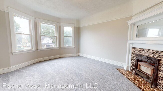 Foto del edificio - 2 br, 1 bath Apartment - 1903 Holmden