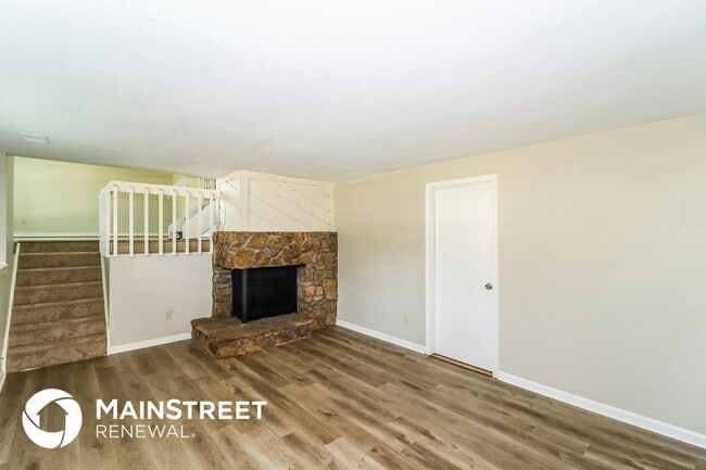 Building Photo - 6801 Autumnhill Ln