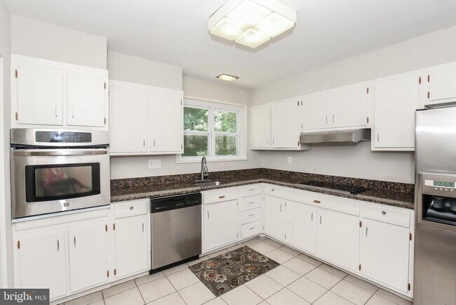 Foto del edificio - 8401 Beech Tree Rd