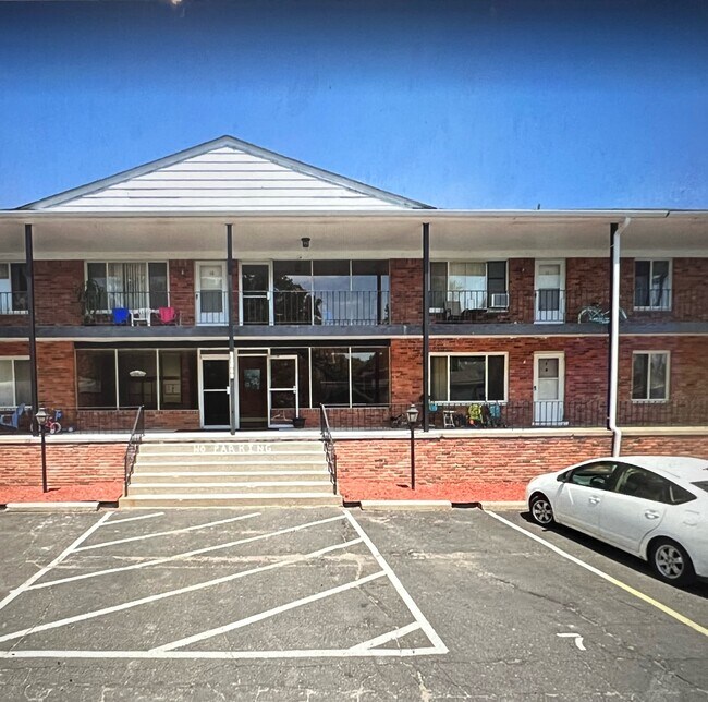 Apartamentos Villa Nova - 45860 Cass Ave