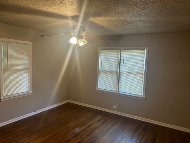 Foto del edificio - 5694 W 3rd St