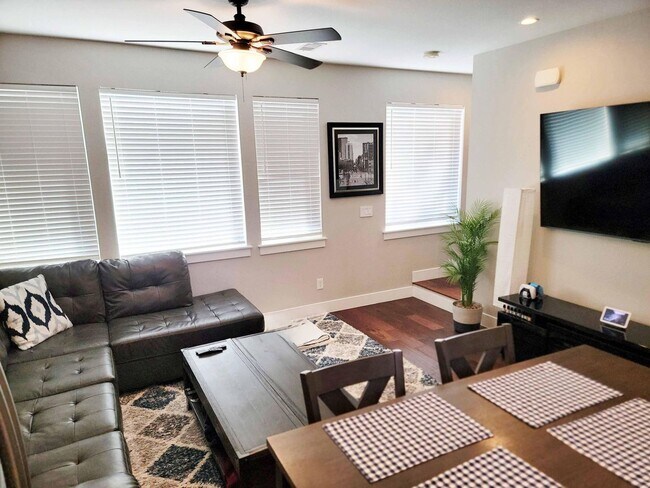 Foto del edificio - 3735 Kalamath St