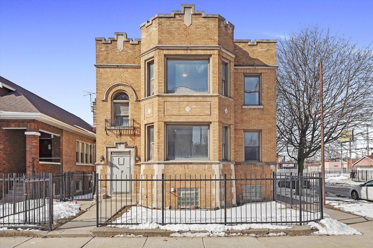 Primary Photo - 1141 W 81st St