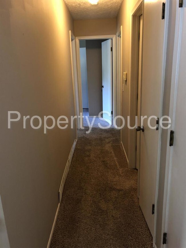 Building Photo - 14607 Willow Creek Dr