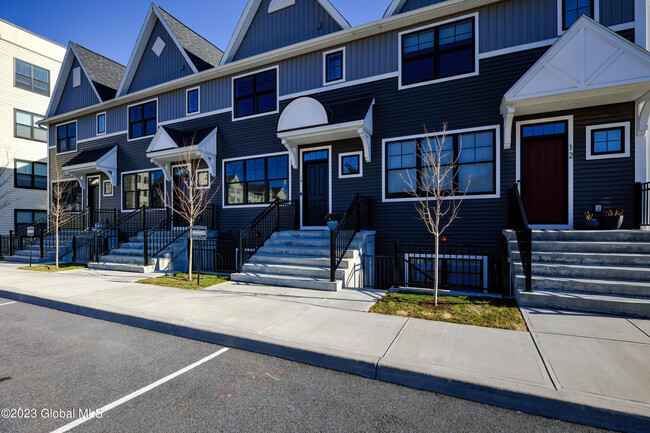 Building Photo - 14 Whistler Ct