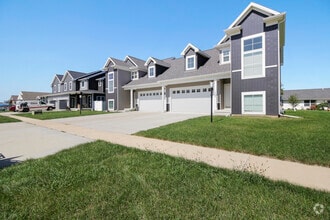 Building Photo - 1616 E Lexington Dr