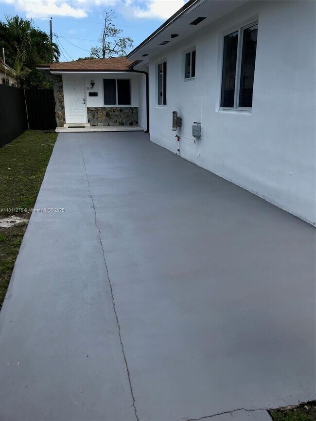 Foto del edificio - 2829 SW 32nd Ct