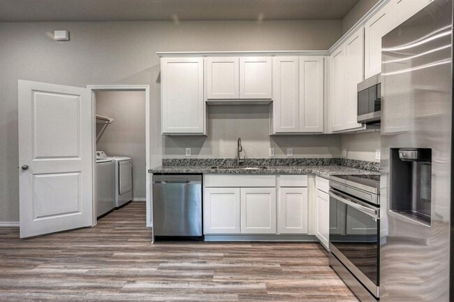 Building Photo - 9599 Darkwood St