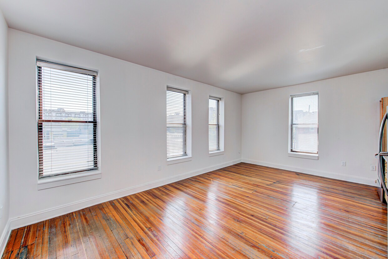 Foto principal - 919 N Pennsylvania St