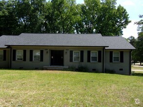 Building Photo - 1240 N Dobys Bridge Rd