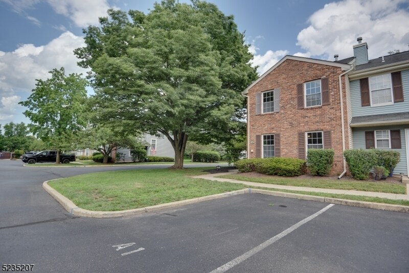 421 Cheshire Ct, Franklin Township, NJ 08873 Condo for Rent in