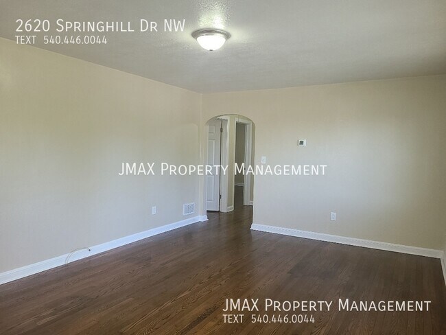 Building Photo - 2620 Springhill Dr NW