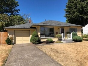 Building Photo - 4795 SW Maple Ave