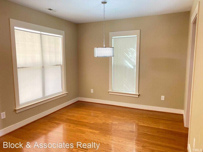 Foto del edificio - 3 br, 3.5 bath House - 43 Danbury Court