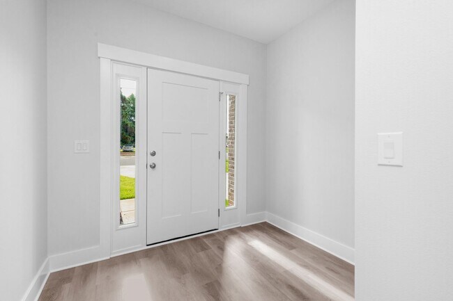 Building Photo - Modern 4BR Home with Private Fenced Yard Near the Beach