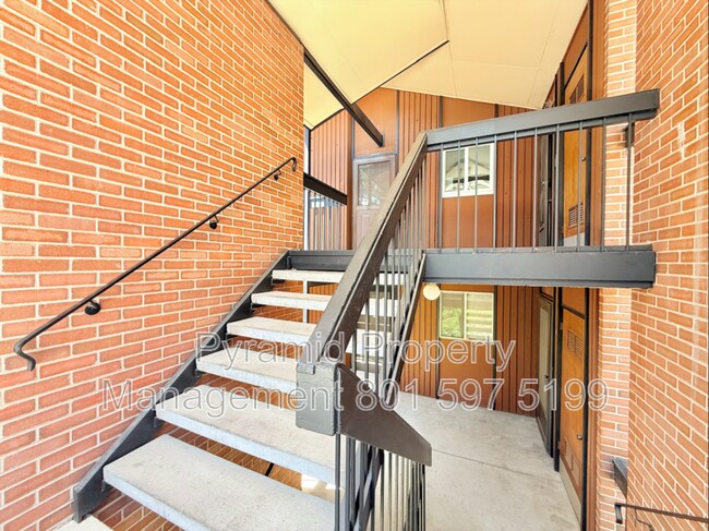 Foto del edificio - 251 S 700 E