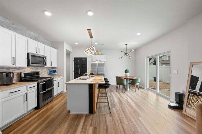 Building Photo - 8013 Mellencamp Dr