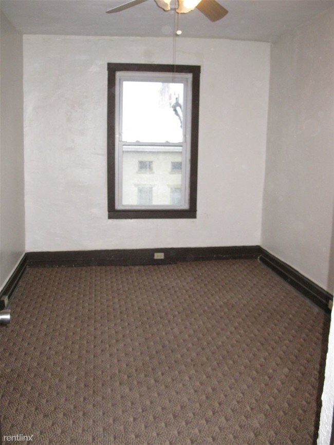 Building Photo - 164 S Main St
