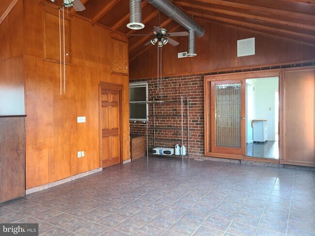 Foto del edificio - 11727 Highview Ave