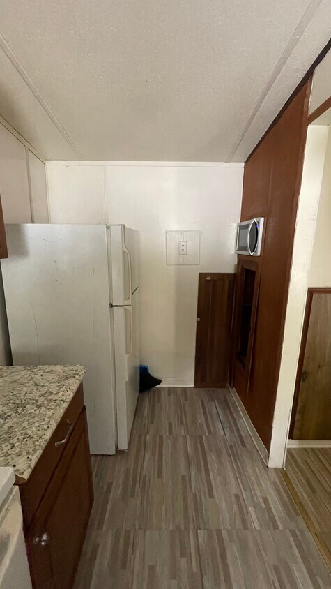 Primary Photo - 146 Sandridge Ln