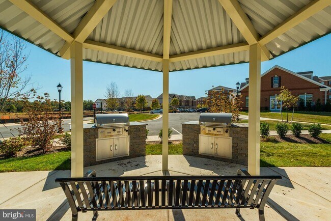 Foto del edificio - 23532 Hopewell Manor Terrace