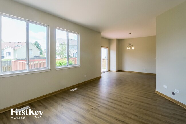 Building Photo - 3807 Adesso Ln
