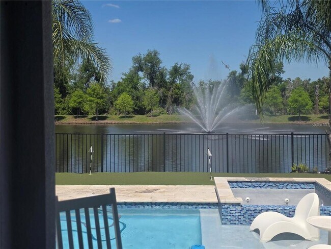 Foto del edificio - 16457 Woodside Gln