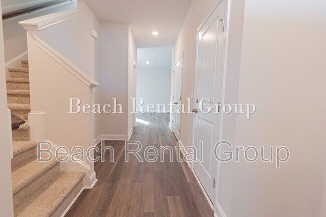 Building Photo - 427 Waterend Dr