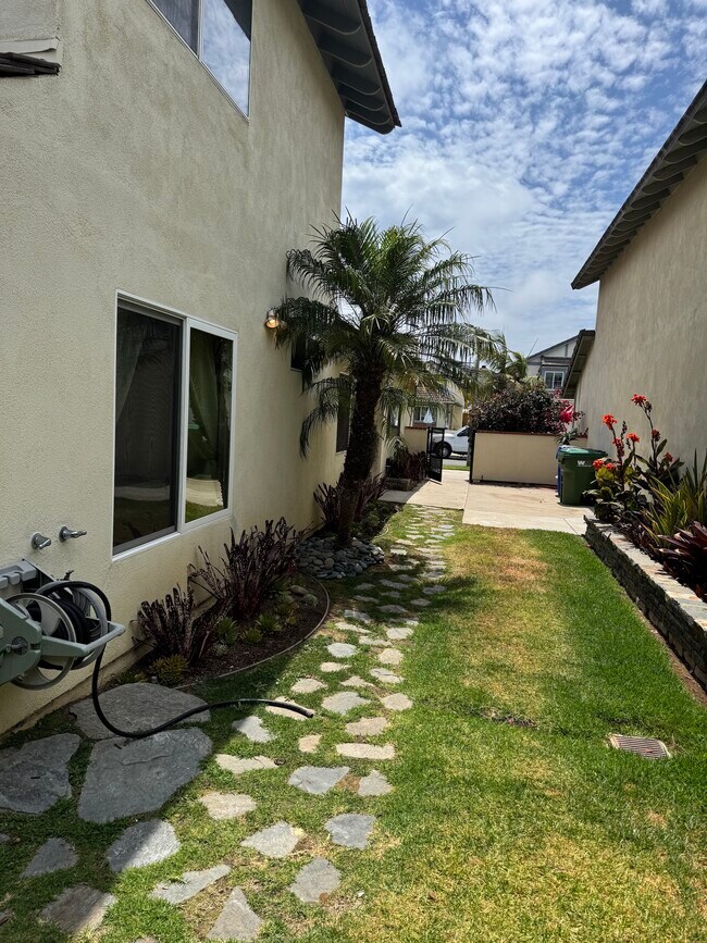 Foto del edificio - 1232 Saint Helene Ct