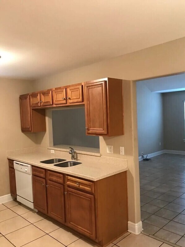 Foto del edificio - 2228 Cedarbrook Ct