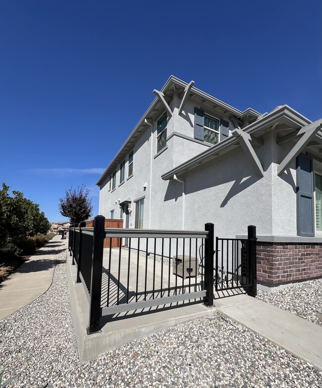 Building Photo - 9886 Summerton Way