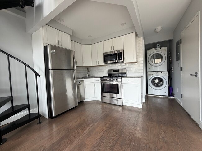 Building Photo - 2335 35th St