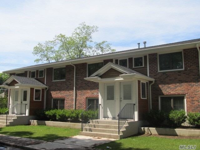 Primary Photo - 62 Oak St