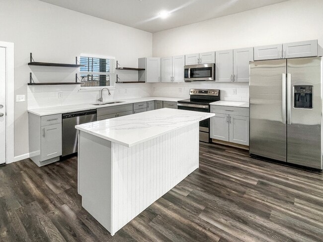 Foto del edificio - 3215 Chenault St