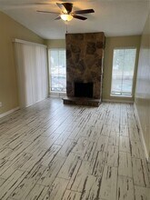Building Photo - 17331 Red Oak Dr